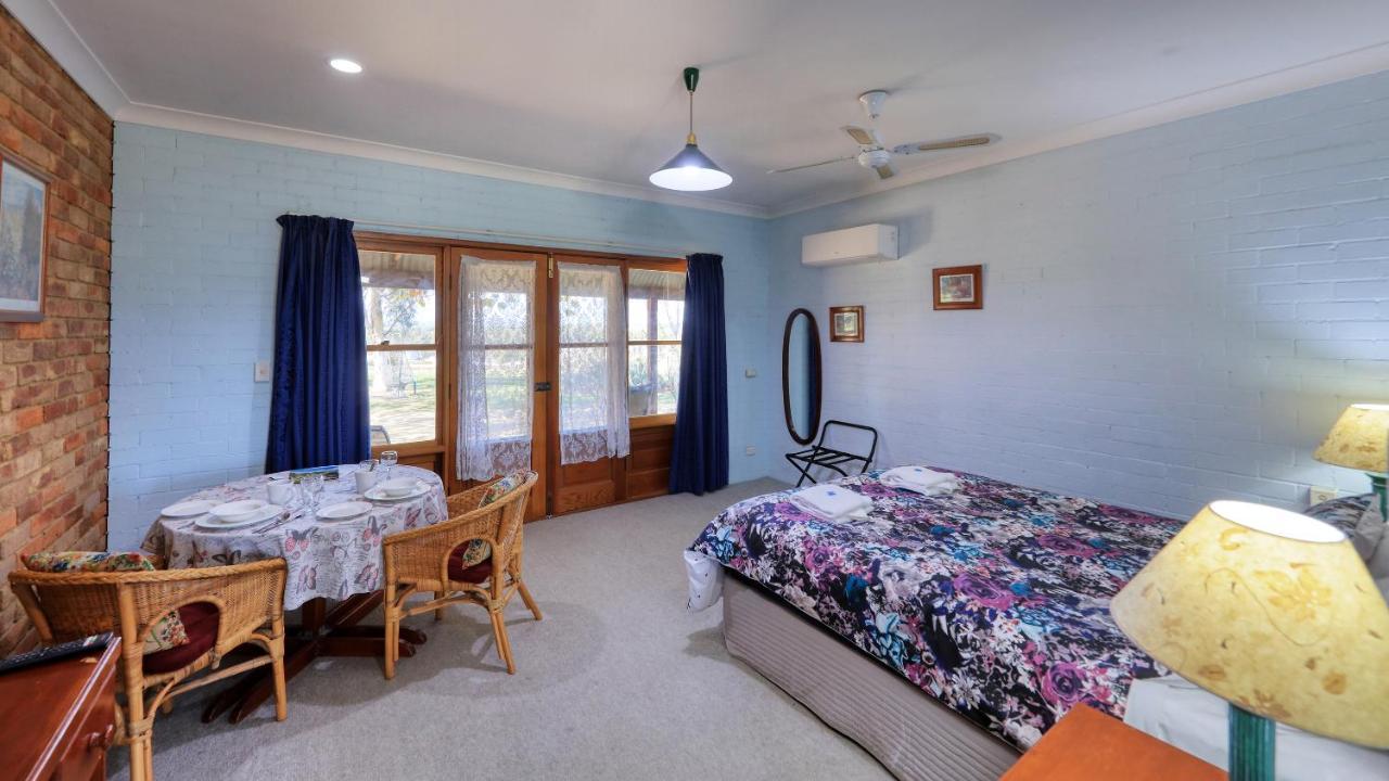 The Vineyard Motel Cowra Bagian luar foto