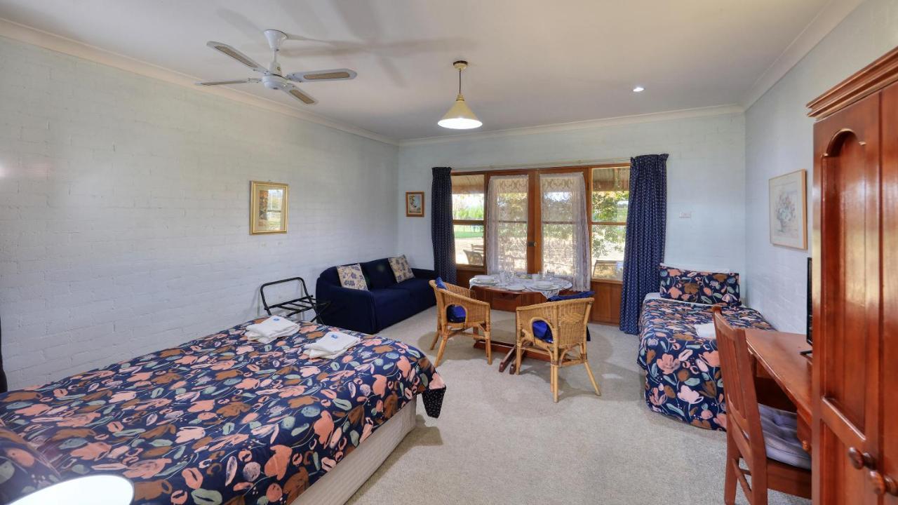 The Vineyard Motel Cowra Bagian luar foto