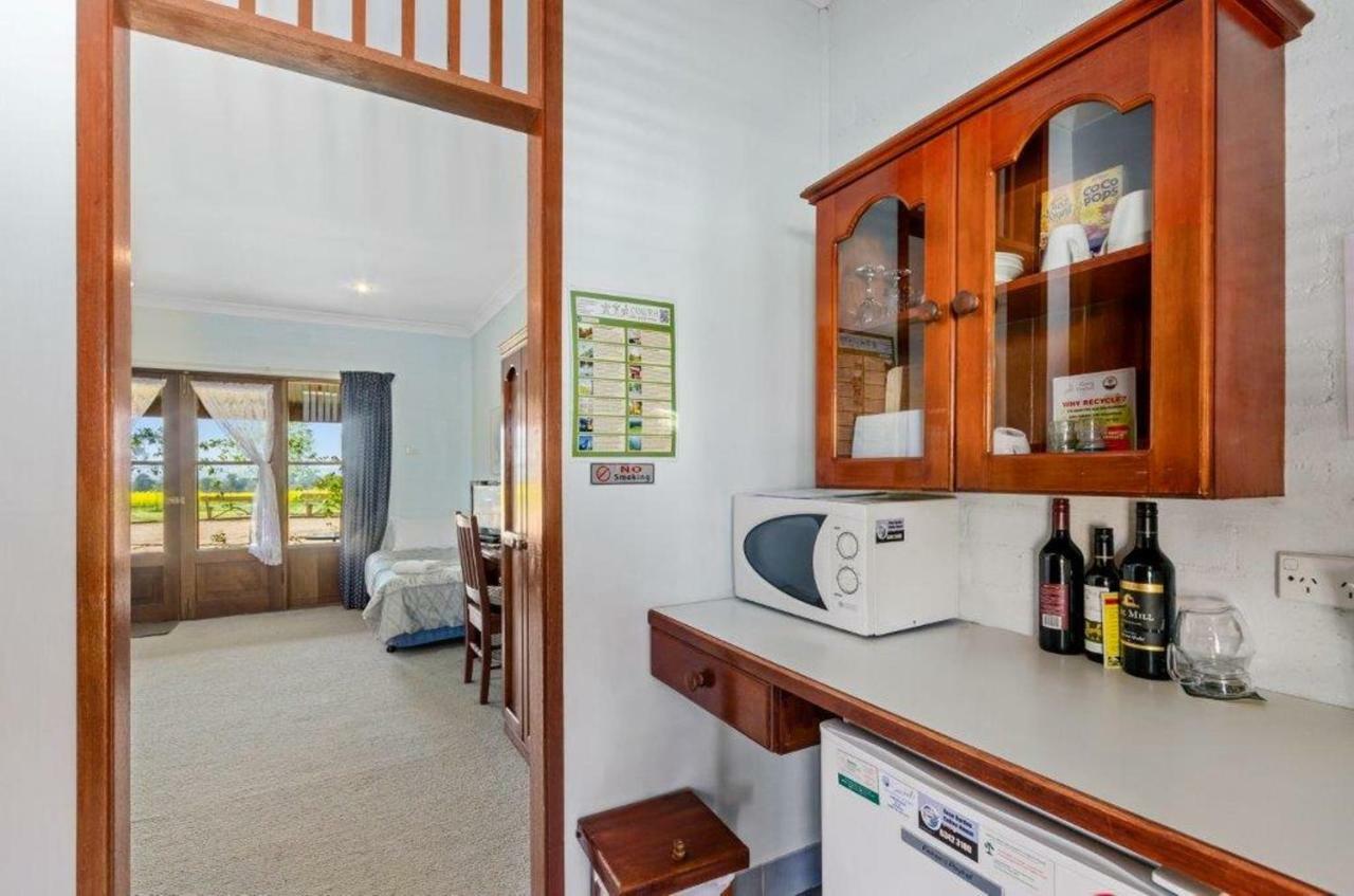 The Vineyard Motel Cowra Bagian luar foto